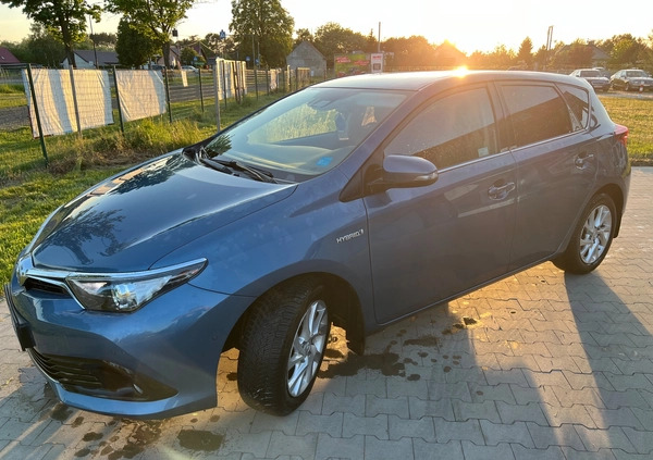 Toyota Auris cena 72500 przebieg: 102000, rok produkcji 2018 z Konin małe 22